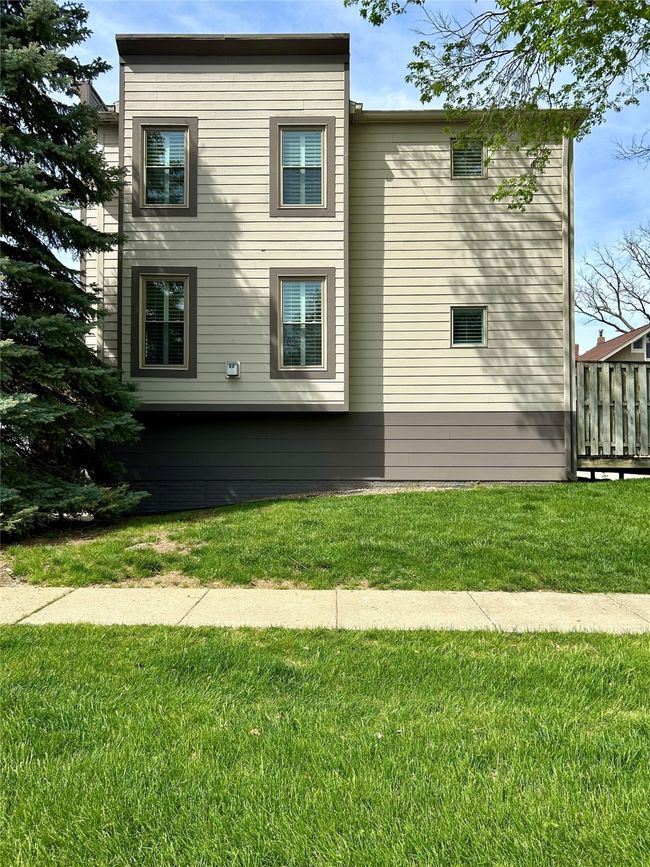 601 41 St St, Condo with 2 bedrooms, 3 bathrooms and null parking in Des Moines IA | Image 30