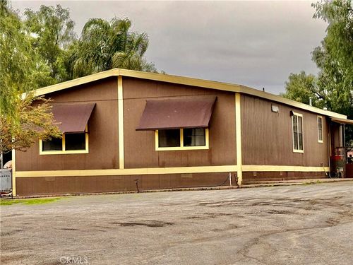 20462 Lee Rd, Perris, CA, 92570-9514 | Card Image