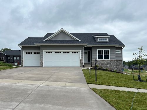 845 Berkshire Ln, North Liberty, IA, 52317-7401 | Card Image