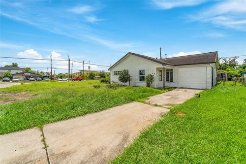 209 Hyta St, Houston, TX, 77018-5635 | Card Image