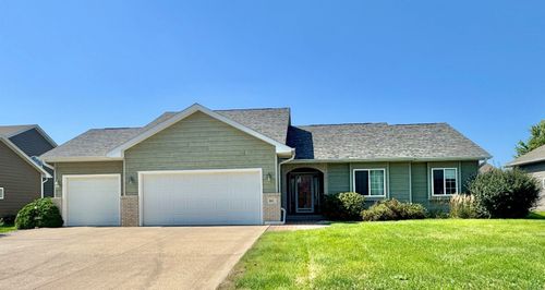641 Hawk Cir, Dakota Dunes, SD, 57049-5385 | Card Image