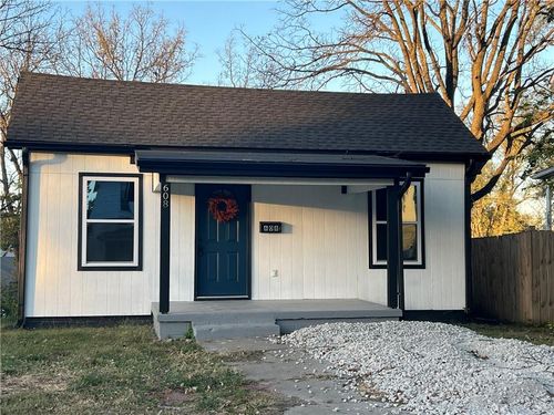 608 W Peoria St, Paola, KS, 66071-1421 | Card Image