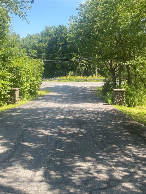 5 E Mountain Rd, Great Barrington, MA, 01230-1034 | Card Image