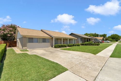 2103 Bordeaux Dr, Carrollton, TX, 75007-5502 | Card Image