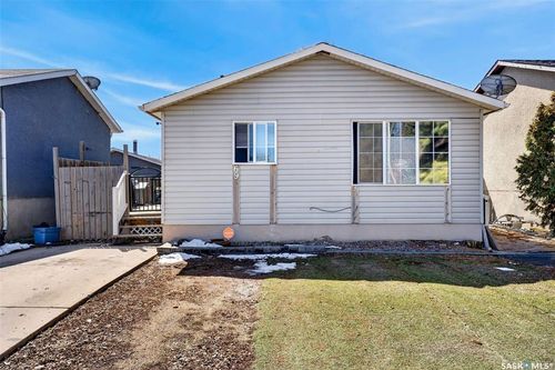 69 Mcgee Cres, Saskatoon, SK, S7L4M6 | Card Image