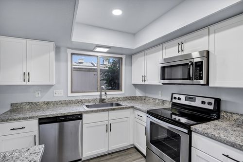 14 E Hermosa Dr, Tempe, AZ, 85282-4924 | Card Image