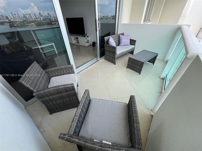 05 - 1200 West Ave, Condo with 1 bedrooms, 1 bathrooms and null parking in Miami Beach FL | Image 6