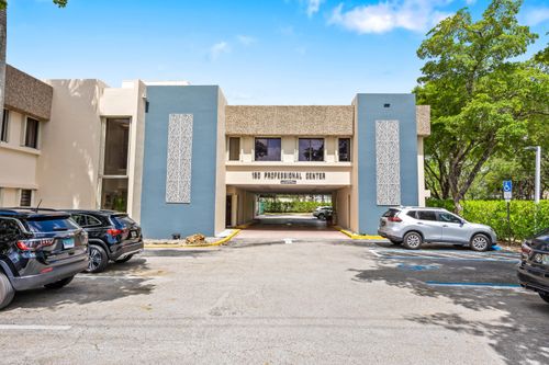 03-150 Nw 70th Ave, Plantation, FL, 33317-2911 | Card Image