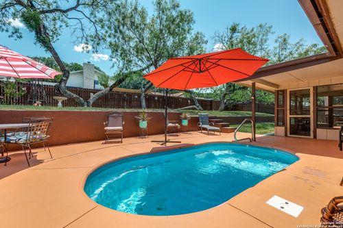5915 Seneca Dr, Leon Valley, TX, 78238-2344 | Card Image