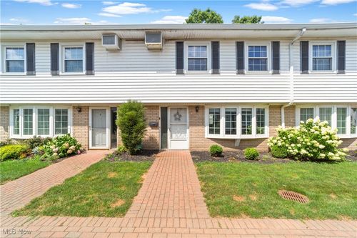 unit-4-10 Meadowlawn Dr, Mentor, OH, 44060-6247 | Card Image