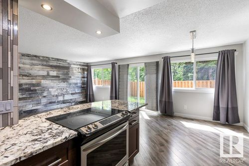 17 Royal Rd Nw, Edmonton, AB, T6J2E7 | Card Image