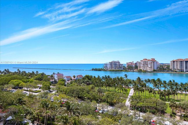 1001 - 300 S Pointe Dr, Condo with 3 bedrooms, 2 bathrooms and null parking in Miami Beach FL | Image 24
