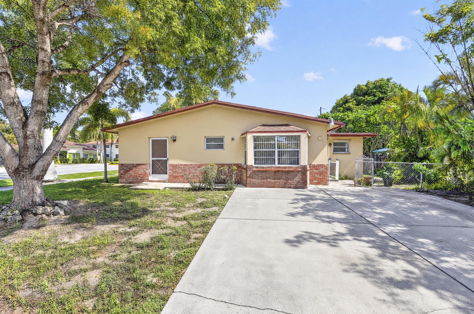 Residential Lease in Deerfield Beach 3