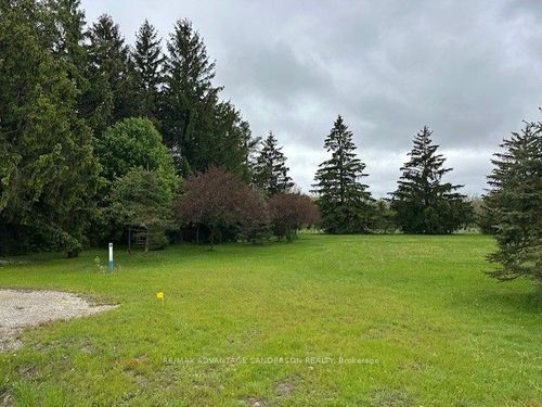 19 West Street, North Middlesex, ON, N0M1A0 | Card Image