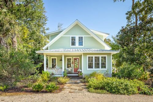 123 8th St, Apalachicola, FL, 32320-1440 | Card Image