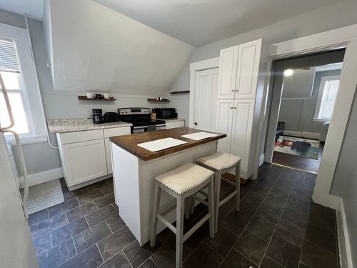 apt-5-272 Front St, Manchester, NH, 03102-2604 | Card Image