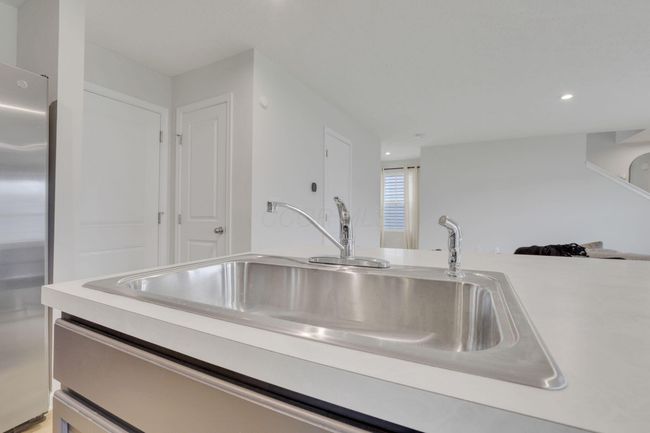 8568 Gable Loop, Condo with 4 bedrooms, 3 bathrooms and null parking in Canal Winchester OH | Image 21
