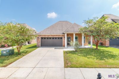 17104 Sills Dr, House other with 4 bedrooms, 2 bathrooms and null parking in Prairieville LA | Image 1