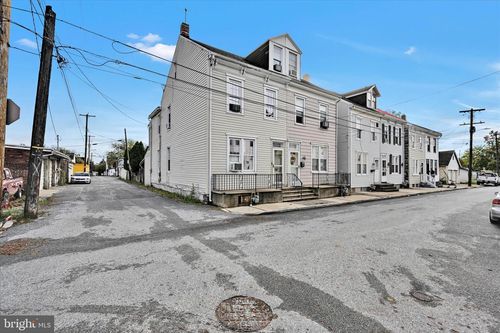 131 Cedar St, YORK, PA, 17401-3760 | Card Image