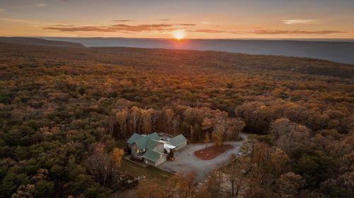 504 Wolf Run, Menlo, GA, 30731-2537 | Card Image