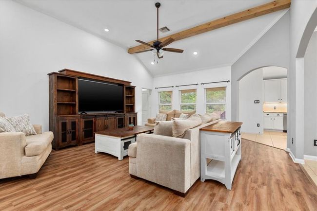 18716 Encinal Trl, House other with 3 bedrooms, 2 bathrooms and 2 parking in Magnolia TX | Image 6