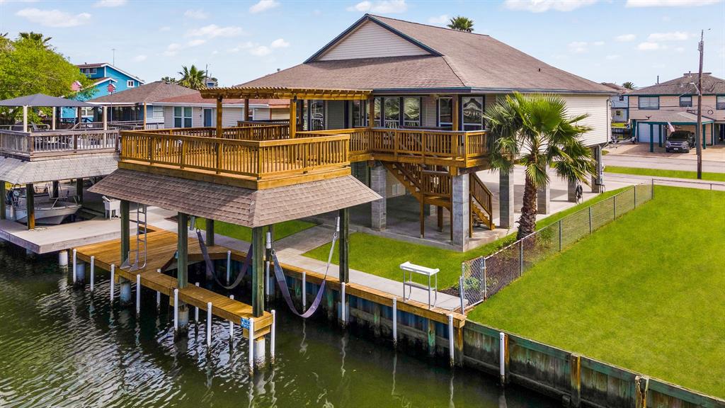 Pompano St, Hitchcock, TX 77563