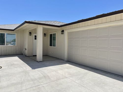 313 W Church Ave, Ridgecrest, CA, 93555-4604 | Card Image