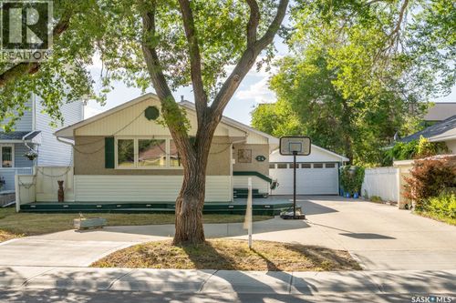 24 Mayfair Cres, Regina, SK, S4S4H5 | Card Image