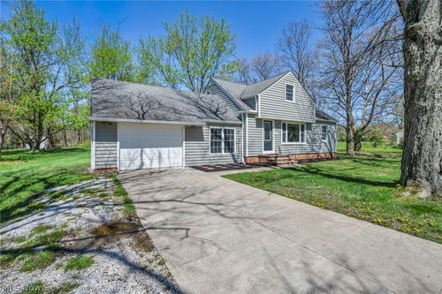 25595 Highland Rd, Cleveland, OH, 44143-2522 | Card Image