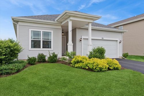 721 Cherry Cir, Elburn, IL, 60119-3429 | Card Image