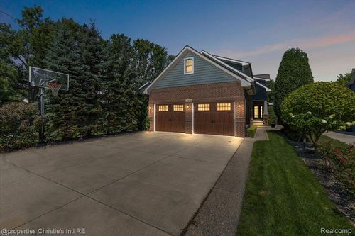 37848 Siesta St, Harrison Township, MI, 48045-2782 | Card Image