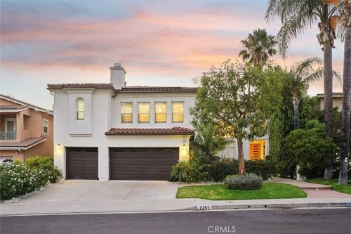 7365 Westcliff Dr, West Hills, CA, 91307-5211 | Card Image