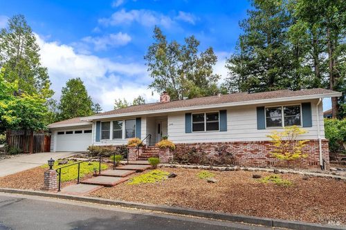 2904 Field Stone Court, Santa Rosa, CA, 95405 | Card Image