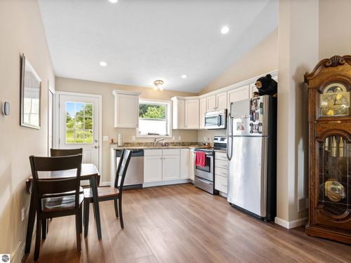 5064 Cedar Condo Ct, Traverse City, MI, 49684-9701 | Card Image