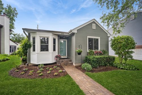 892 Manchester Crse, Geneva, IL, 60134-3478 | Card Image