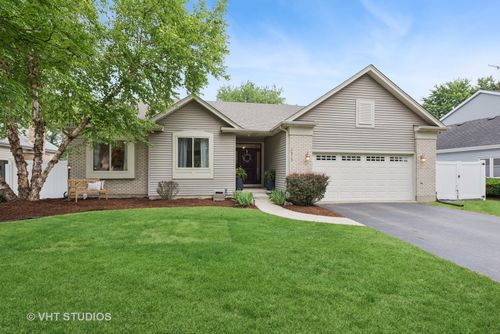 1373 Loch Lomond Dr, Crystal Lake, IL, 60014-8954 | Card Image