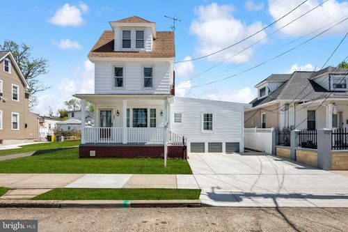 218 N 39th St, PENNSAUKEN, NJ, 08110-2214 | Card Image
