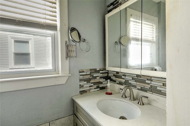 37 Austin Ave, House other with 2 bedrooms, 1 bathrooms and 3 parking in East Providence RI | Image 32