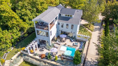 374 Ridgeway St, Saint Joseph, MI, 49085-1051 | Card Image