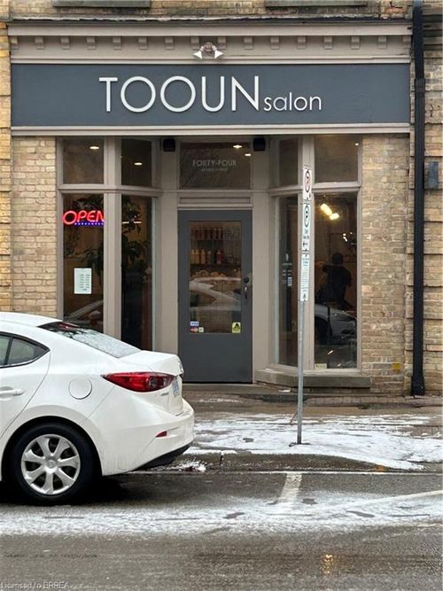 44 George St, Brantford, ON, N3T2Y1 | Card Image