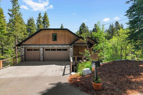 2366 Highlands Dr, South Lake Tahoe, CA, 96150-6140 | Card Image