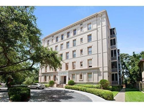 5a-5421 Saint Charles Ave, New Orleans, LA, 70115-5062 | Card Image