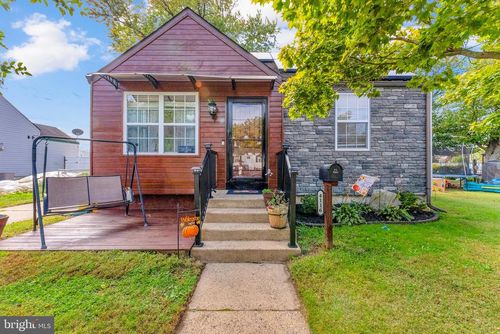 4116 Burwood Ave, PENNSAUKEN, NJ, 08109-1547 | Card Image