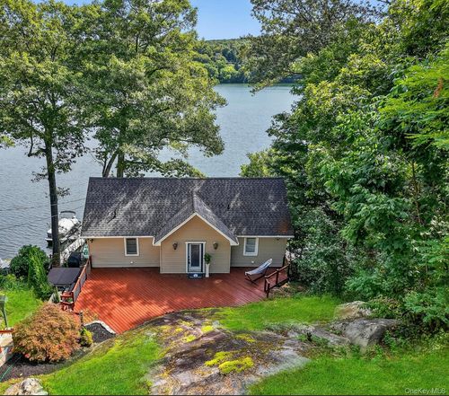 60 Lakeview Dr, Pawling, NY, 12564-2326 | Card Image