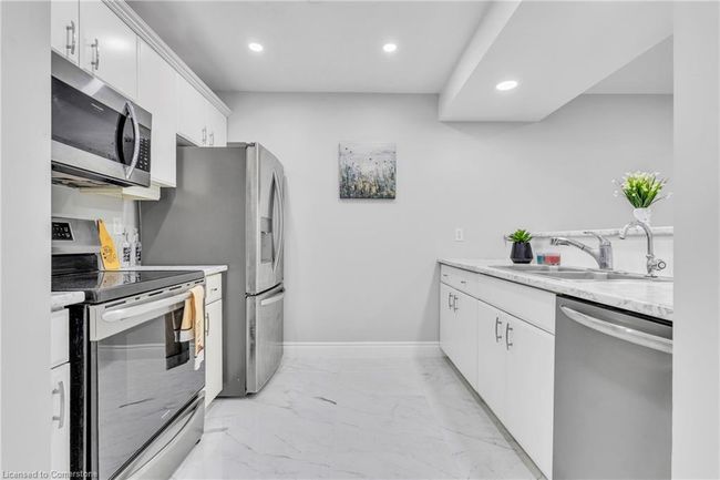 3 - 230 Blackhorne Dr, Townhouse with 3 bedrooms, 3 bathrooms and 2 parking in Kitchener ON | Image 16