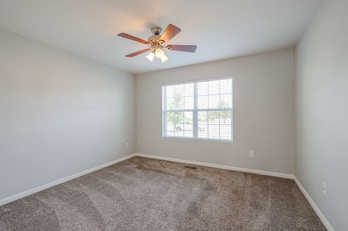 1049 Turin Dr, Hampshire, IL, 60140-5604 | Card Image