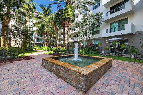209-2421 Ne 65th St, Fort Lauderdale, FL, 33308-1556 | Card Image
