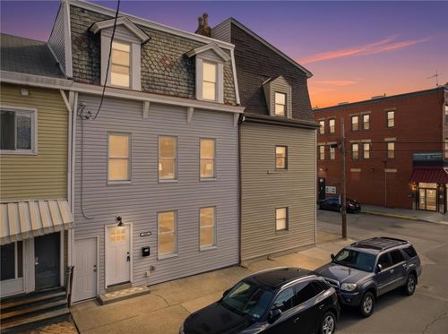 902 James St, Allegheny, PA, 15212-4823 | Card Image