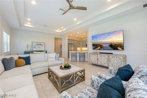 6439 Negril Isle Dr, Naples, FL, 34113-9058 | Card Image