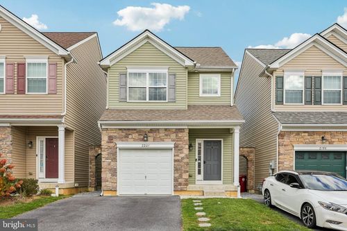 2201 Huntington Ln, Easton, PA, 18040-8500 | Card Image